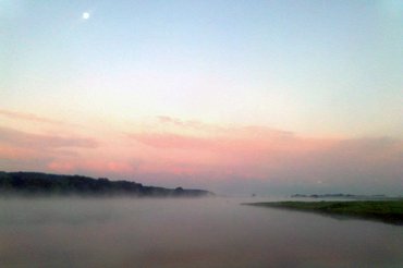 Bild der Elbe mit Sonnenaufgang
